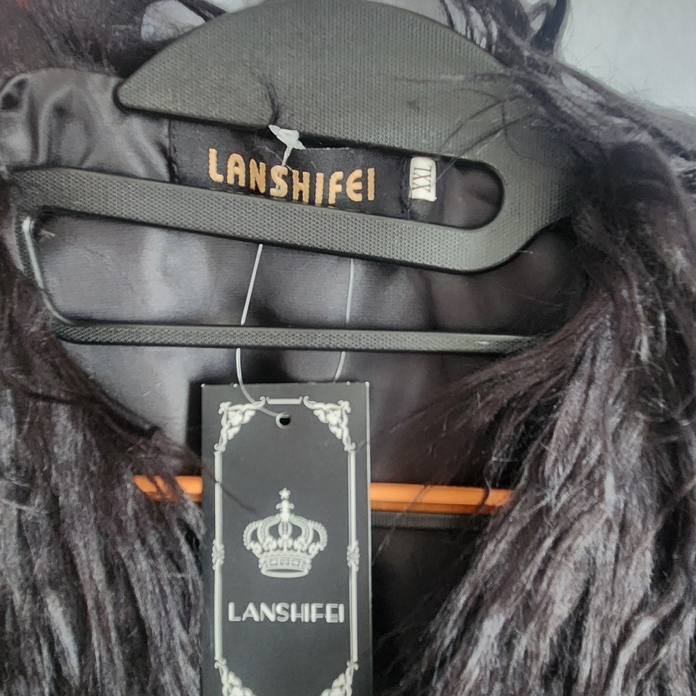 Lanshifei Black Faux Fur VEST